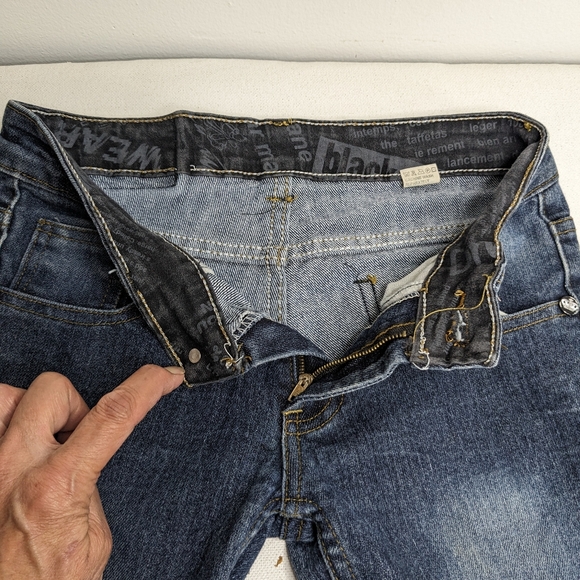 Jet Women's Capris Denim Jeans Sz S Stone Washed Graphics Fringed B2 - Picture 7 of 10